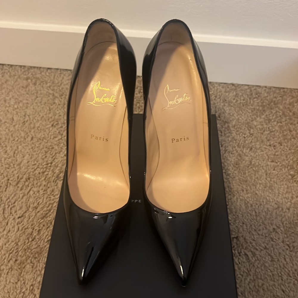 So Kate Christian Louboutin size 40 
Box no dust bag, no heel tips